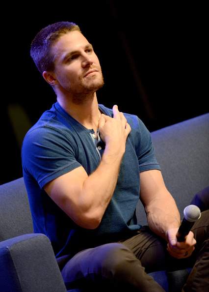 MQ Pictures of Stephen Amell at Wizard World Philadelphia – Day 3...